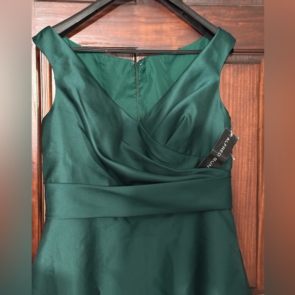 Alfred Sung Hunter Green  Off the Shoulder Satin Gown Size 14 $239 D811s - Picture 5 of 10